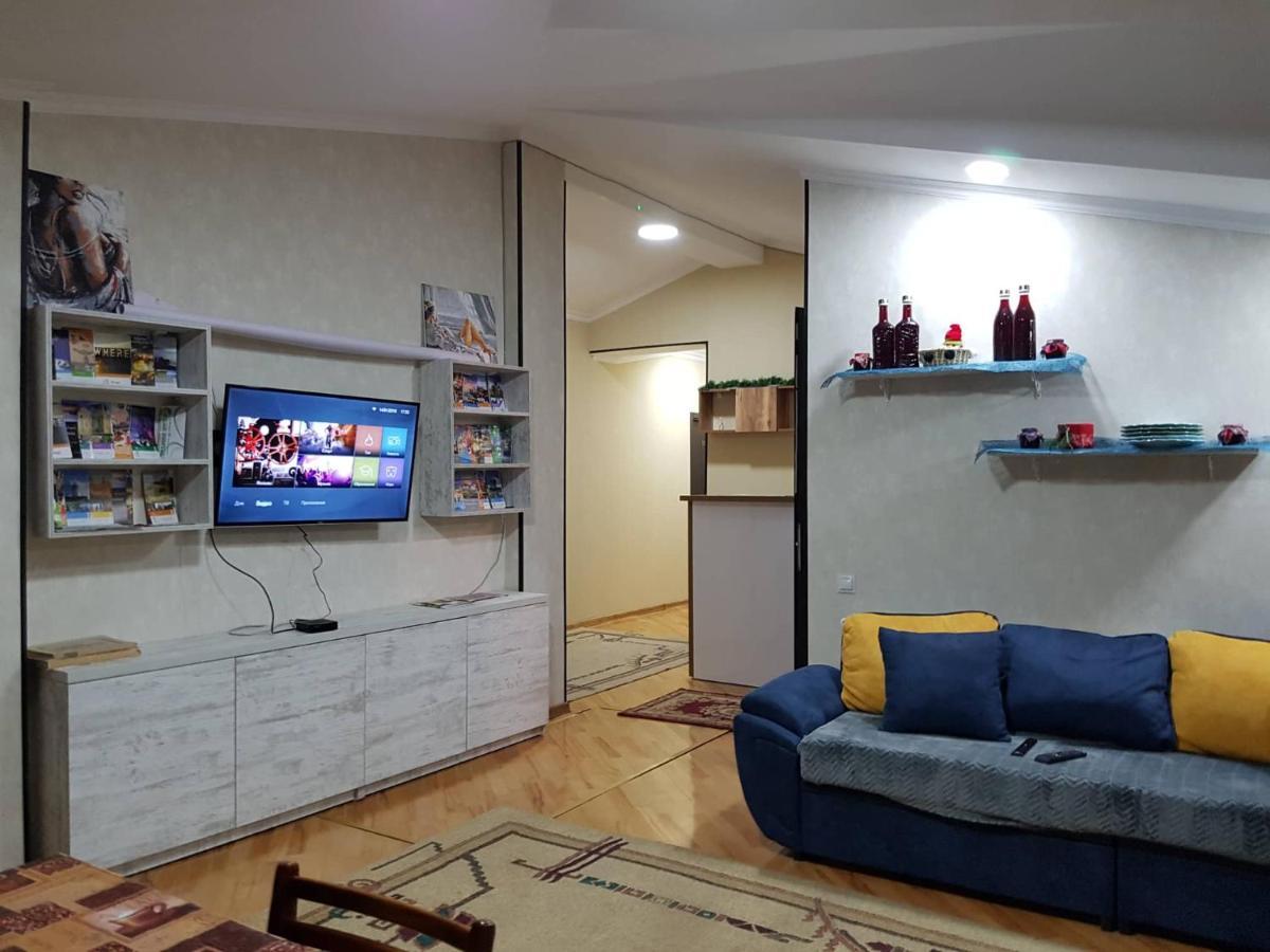 Guest House 15A Koetaisi Buitenkant foto
