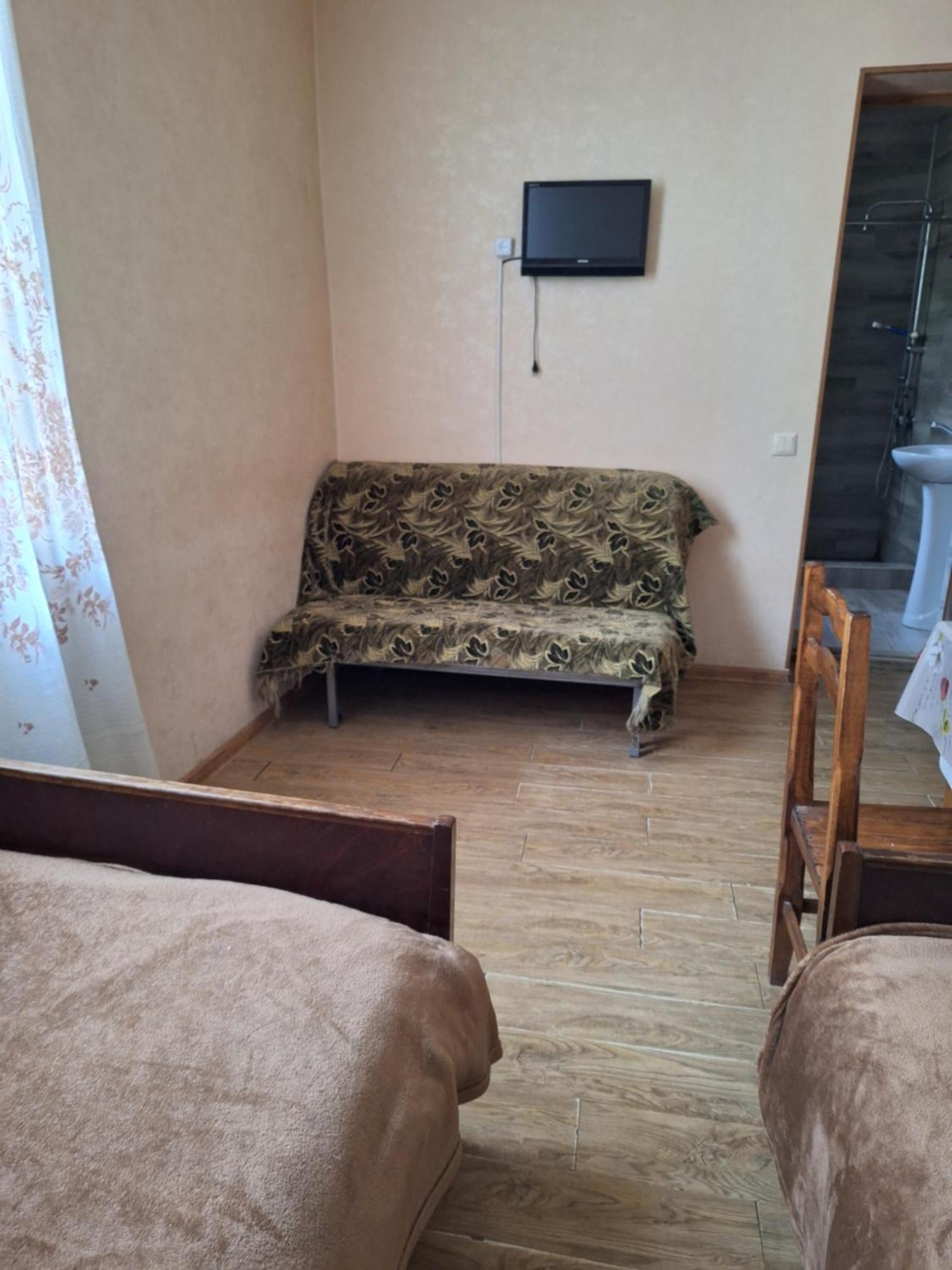 Guest House 15A Koetaisi Buitenkant foto