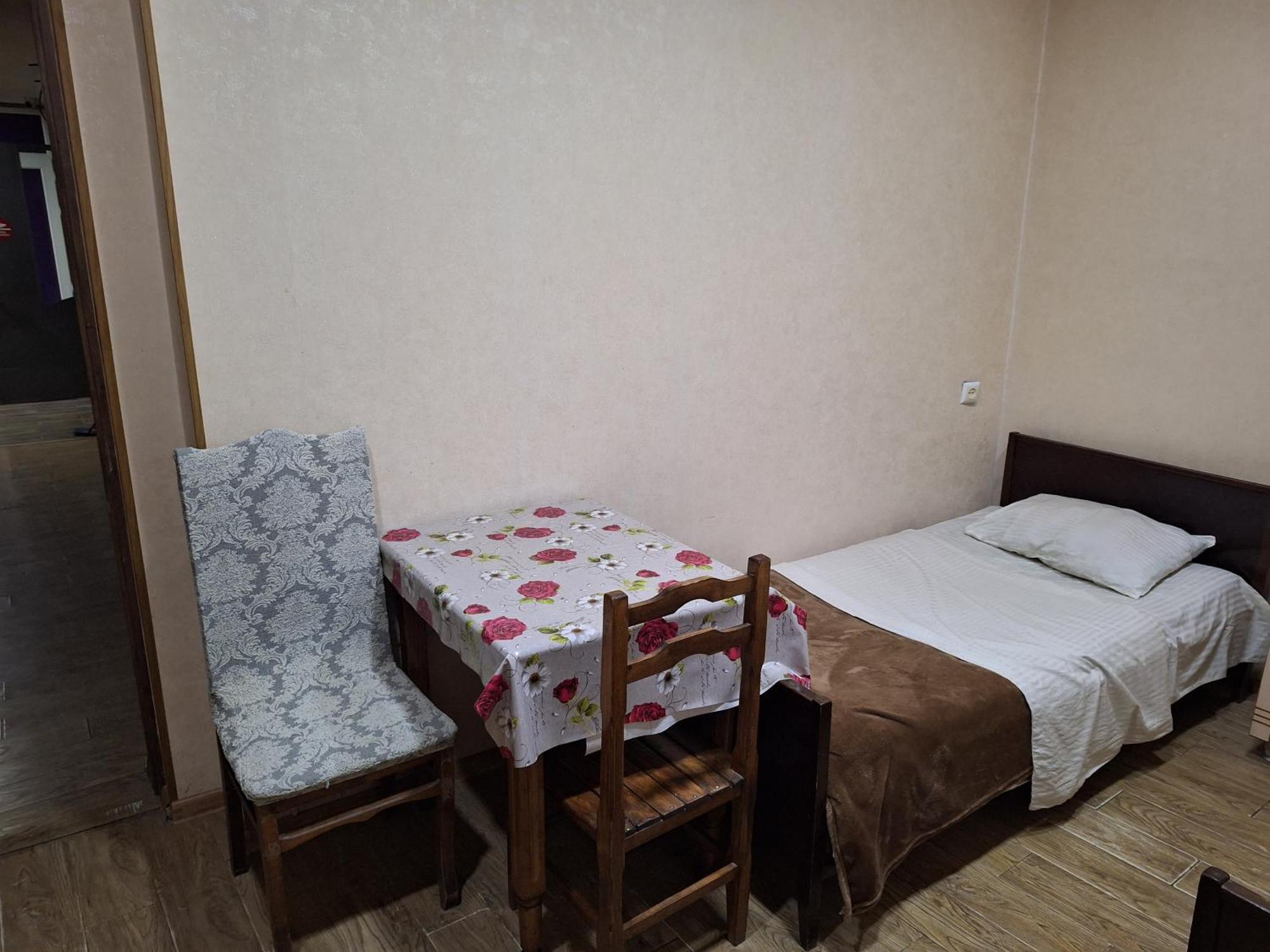 Guest House 15A Koetaisi Buitenkant foto