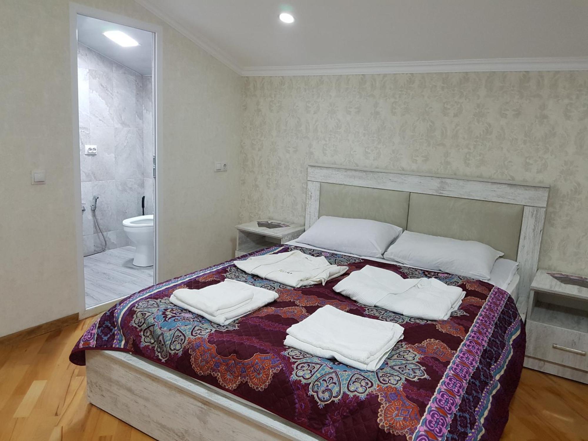 Guest House 15A Koetaisi Buitenkant foto