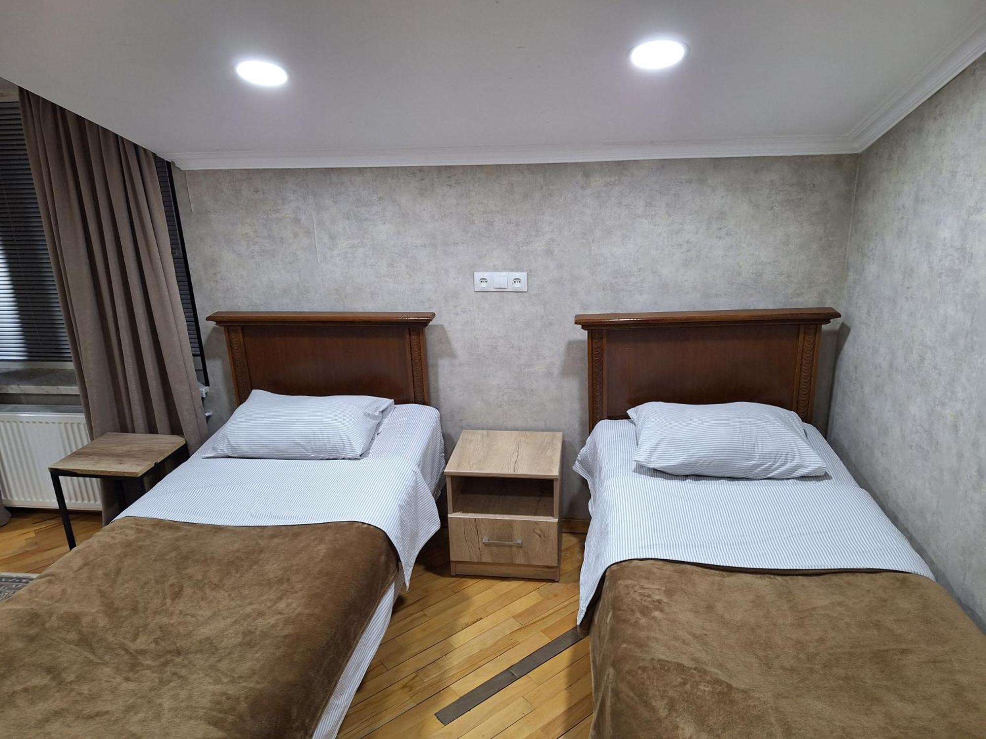 Guest House 15A Koetaisi Buitenkant foto