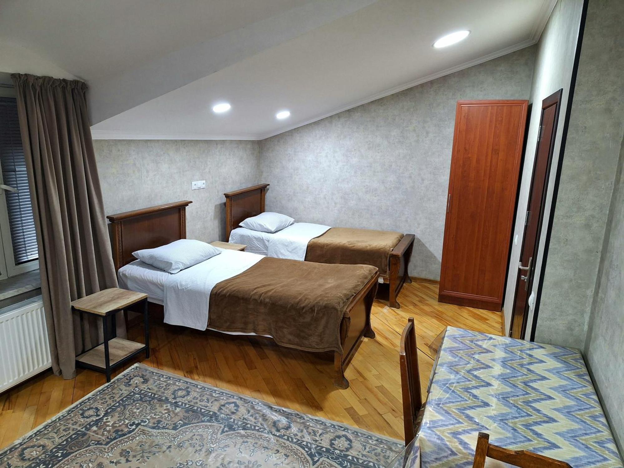 Guest House 15A Koetaisi Buitenkant foto