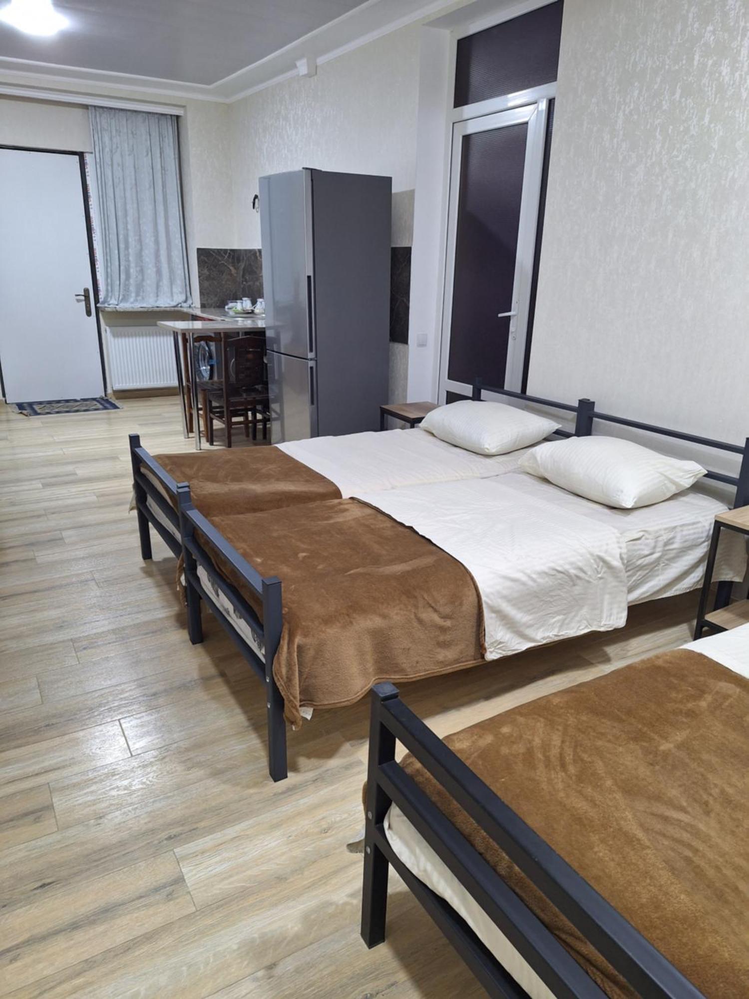 Guest House 15A Koetaisi Buitenkant foto